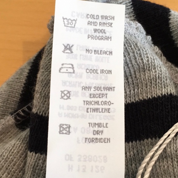 Child’s Knit Beanie Striped Fine Wool - Picture 6 of 6